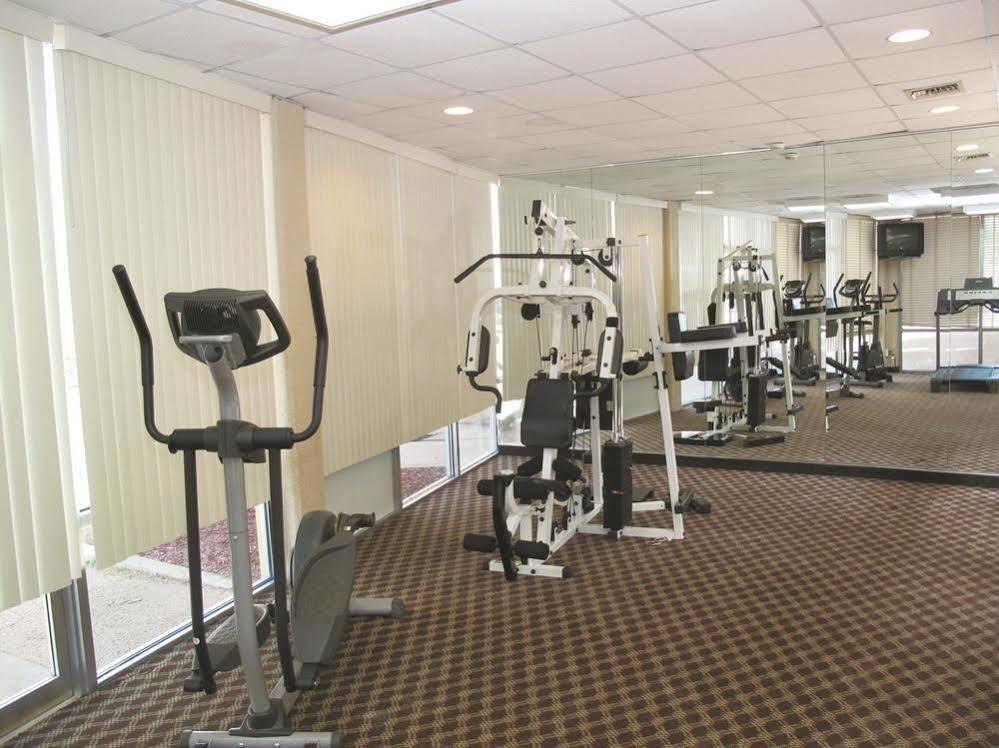Days Inn & Suites By Wyndham Wichita East Luaran gambar
